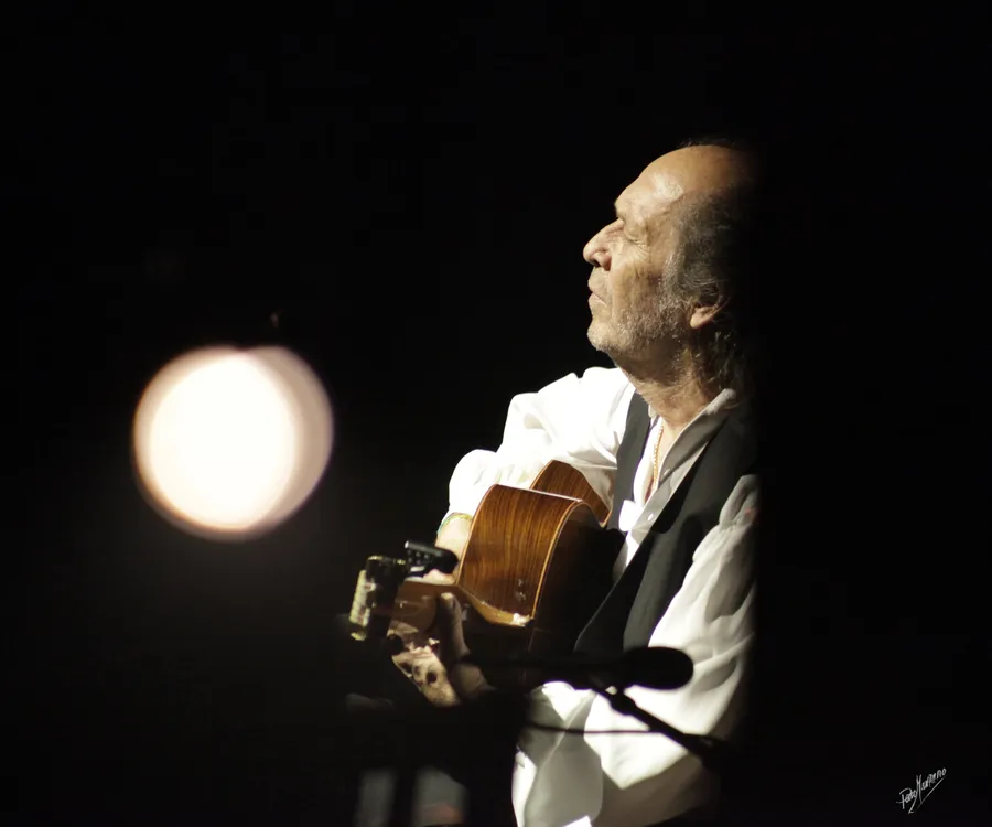 892178F©PACO MANZANO