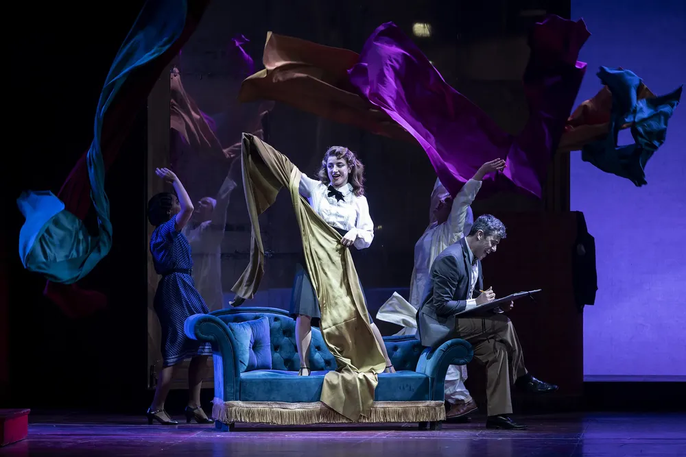 El_tiempo_entre_costuras_baja_Foto_Daniel_Perez_20