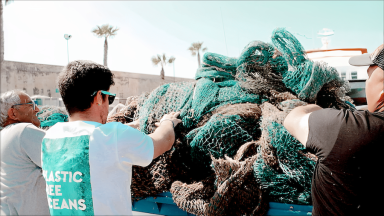 ISDIN retira 500 toneladas de plástico del Mediterráneo y otros mares desde 2023