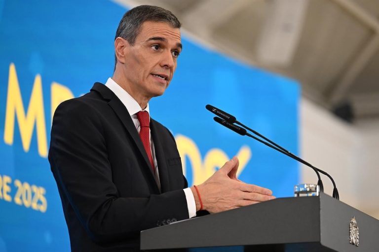 Pedro Sánchez pide la «desescalada» en Venezuela y el respeto al derecho internacional