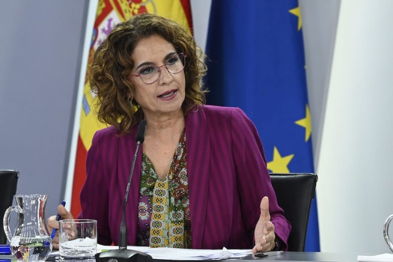 Hacienda calcula 20.975 millones más para las autonomías