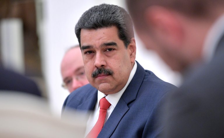 Trump escribe derecho en Venezuela con renglones torcidos