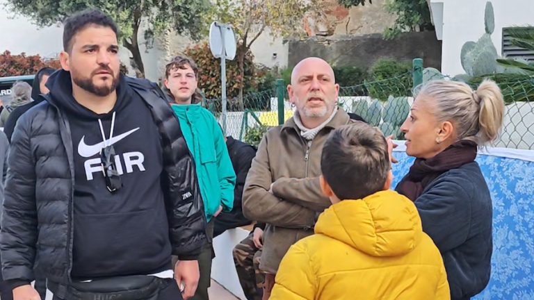 Por Andalucía sitúa el desahucio de 62 familias en Manilva como ejemplo del «modelo especulador» de Moreno Bonilla Por Andalucía