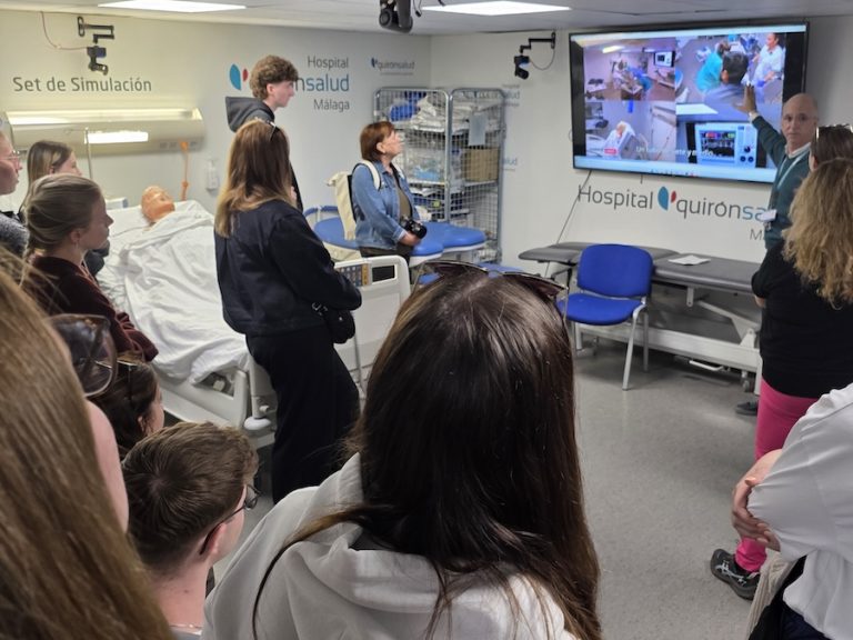 Estudiantes de Enfermería austriacos visitan el Hospital Quirónsalud Málaga Quirónsalud