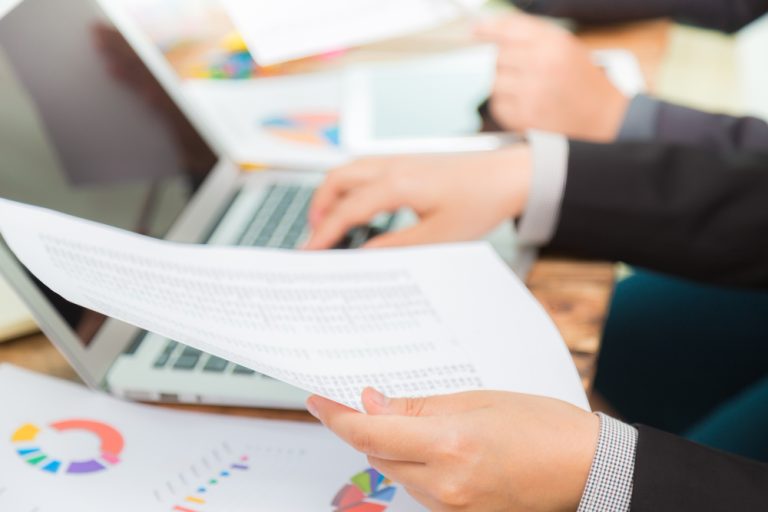 Servicios clave de gestorías facilitan trámites para empresas y particulares