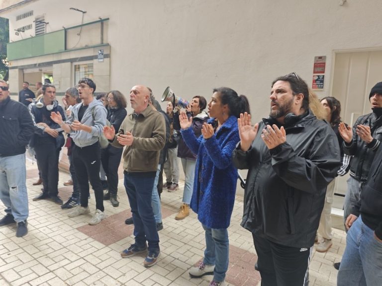 Por Andalucía denuncia que el PP permita el desahucio de una mujer mayor con un hijo dependiente Por Andalucía